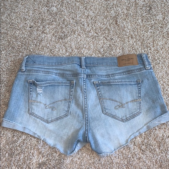 Gilly Hicks distressed shorts - Picture 2 of 4